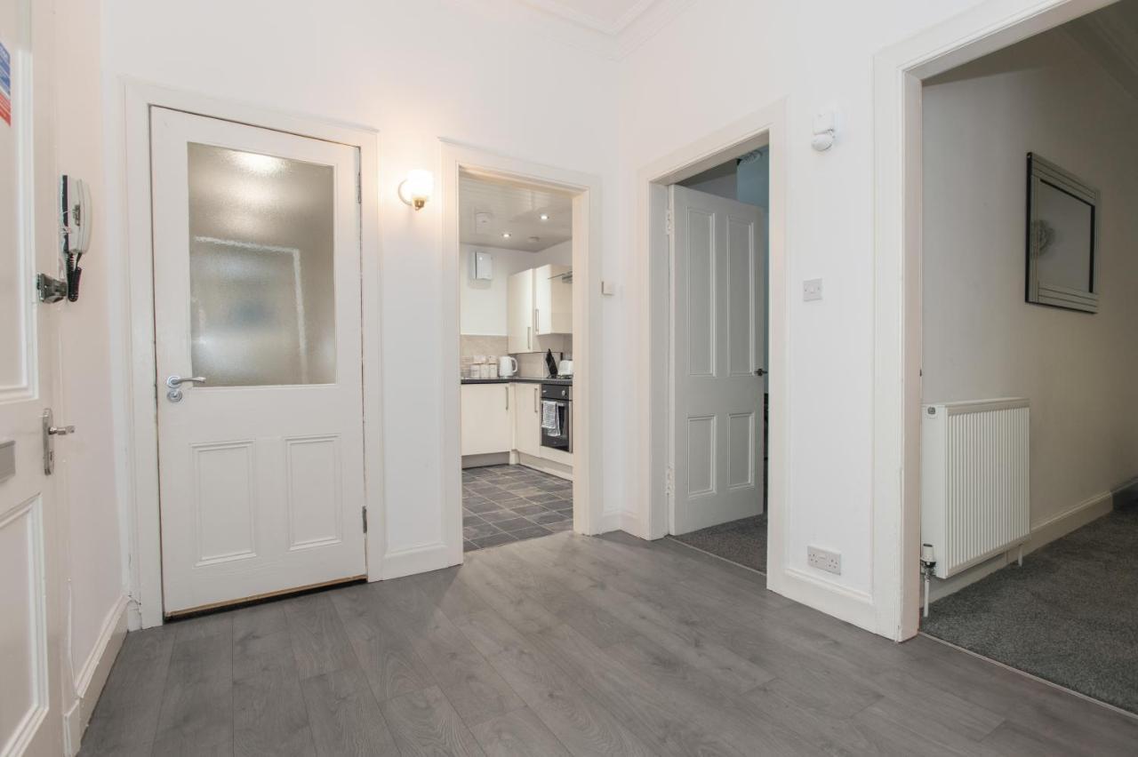 Maze Beach Getaway Lägenhet Ayr Exteriör bild